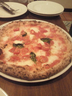 pizza margherita napule.jpg